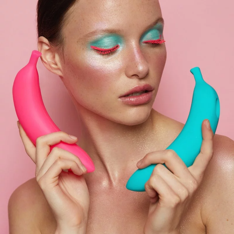 Love to Love Oh Oui Banana Vibrator - Danger Pink